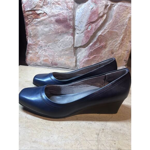 LifeStride Women's Size 10W Navy Groovy Pump Wedge Heel Faux Leather - Picture 6 of 13